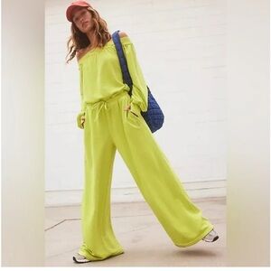 COPY - NWOT RARE 🦄 One To Beat Onesie 🌸